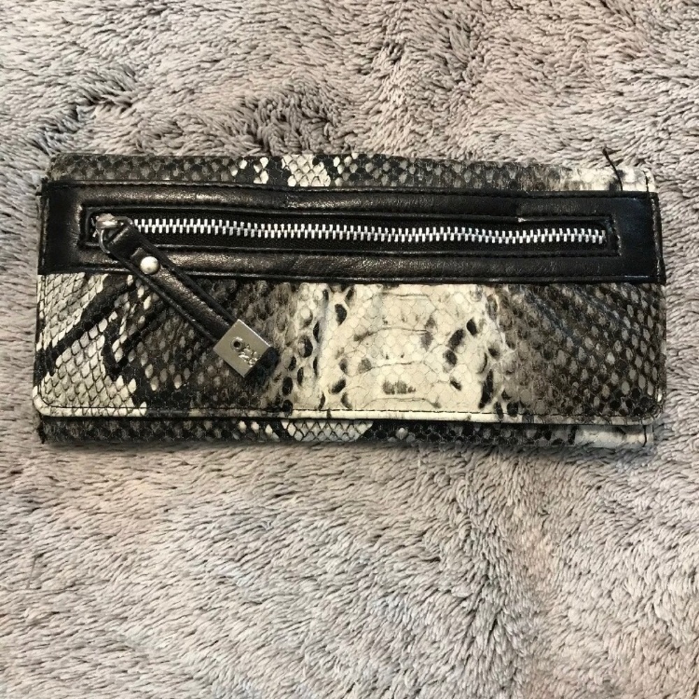 NY&CO Faux Leather Wallet